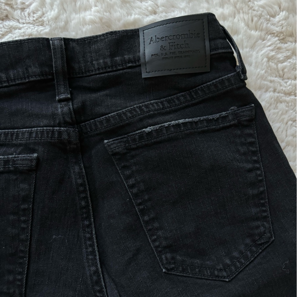 A&F Black Ripped Jeans - Picture 5 of 8